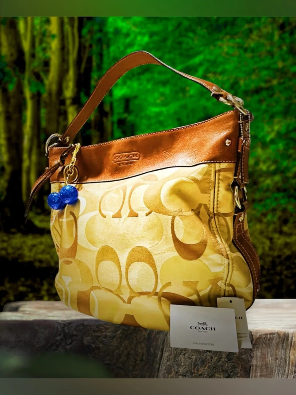 Vintage Coach soho Shoulder Bag Beige Signature Canvas with Brown Leather Trim - Picture 9 of 17